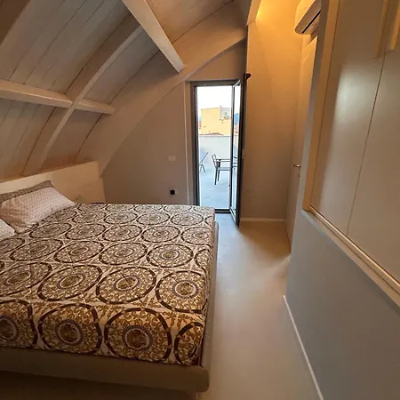 Panoramic Attico Con Jacuzzi Privata Apartmán Terni