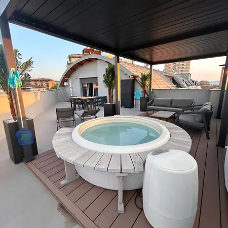 Panoramic Attico Con Jacuzzi Privata Apartamento *