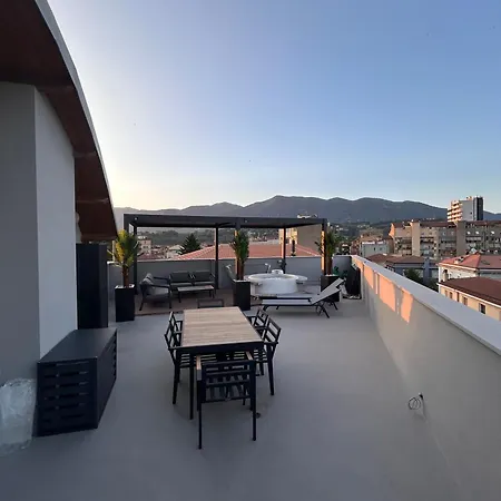 Panoramic Attico Con Jacuzzi Privata Apartmán *