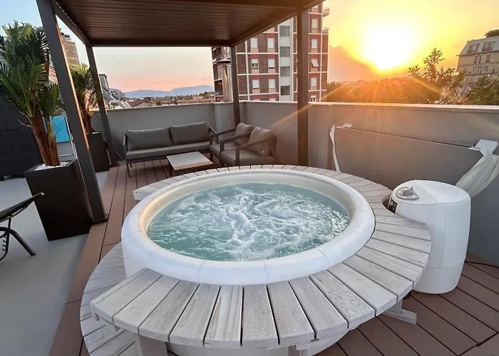 Panoramic Attico Con Jacuzzi Privata Appartement