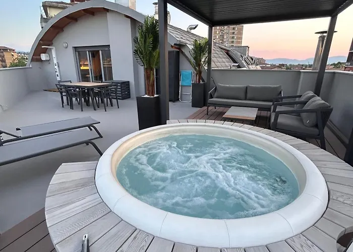 Appartement Panoramic Attico Con Jacuzzi Privata *