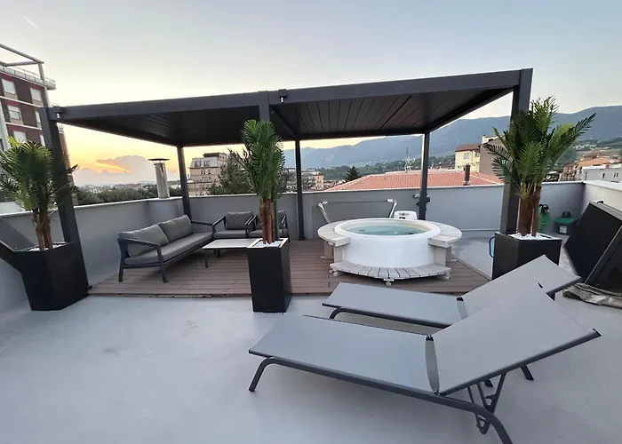 Appartement Panoramic Attico Con Jacuzzi Privata *