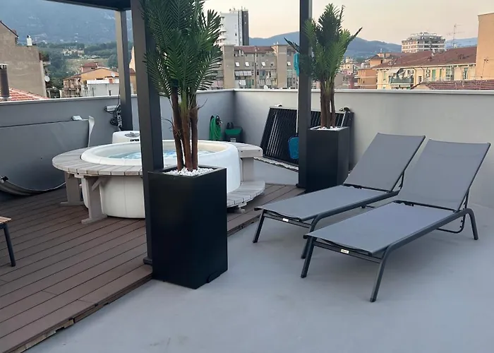 Panoramic Attico Con Jacuzzi Privata Appartement *